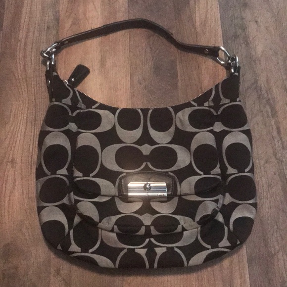 Coach Handbags - Coach classic C pattern bag